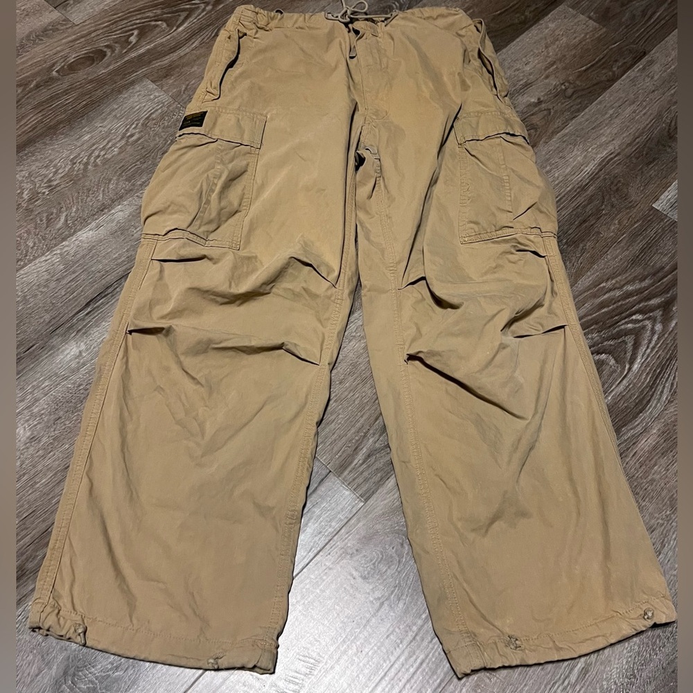 Abercrombie & Fitch Men’s vintage paratrooper cargo pants. Size Small.